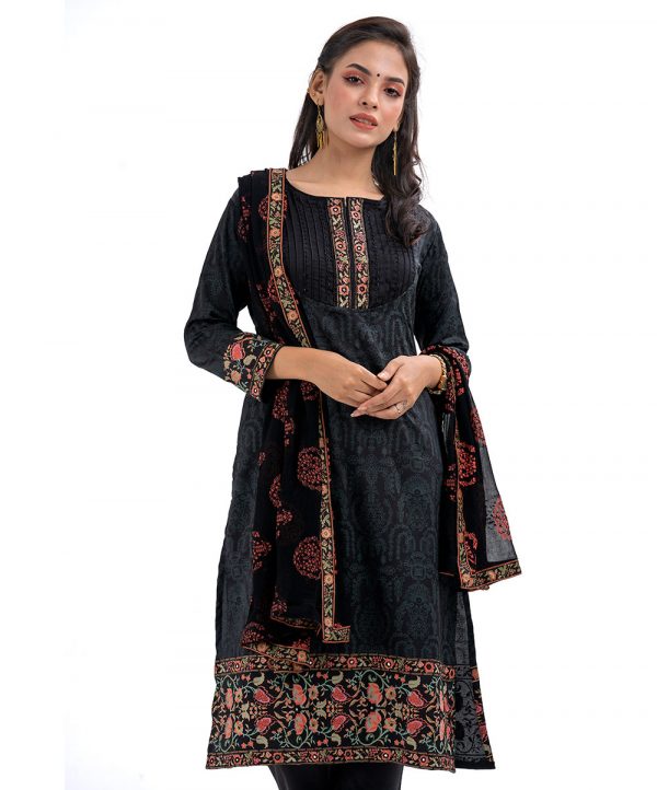 Black Salwar Kameez in Crepe fabric. Round neck, quarter sleeves, Muslin kameez with printed and karchupi. Crepe cigarette pants and muslin dupatta.