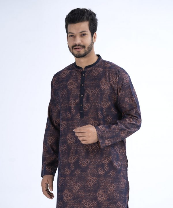 Brown semi-fitted Panjabi in Jacquard Cotton fabric. Designed with a mandarin collar and matching metal buttons on the placket.