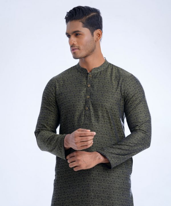 Green fitted Panjabi in Jacquard Cotton fabric. Designed with a mandarin collar and metal button on the placket.