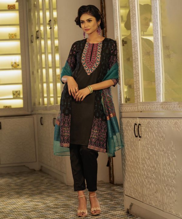 Black Muslin and Crepe Salwar Kameez