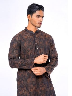 Brown Semi-fitted Panjabi in Jacquard Cotton fabric. Designed with a mandarin collar and metal button on the placket.