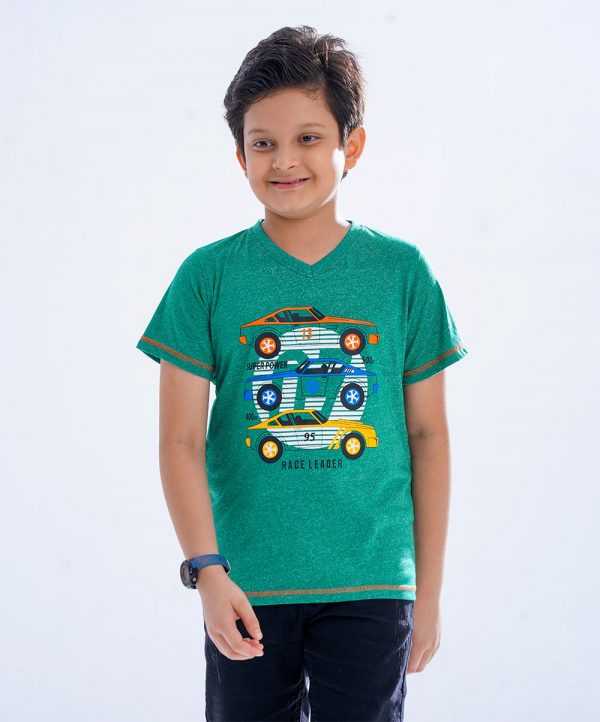 Green short-sleeved T-Shirt in Cotton siro single jersey fabric. Designed with a V neck, short sleeves, and cars print on the chest.