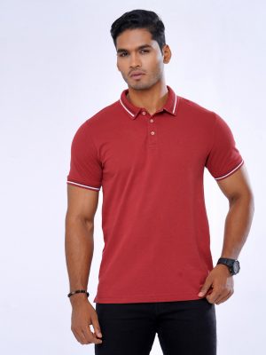 Red Polo Shirt in Cotton Pique fabric. Designed with a classic collar and short sleeves. Contrast tipping at the collar and cuffs.