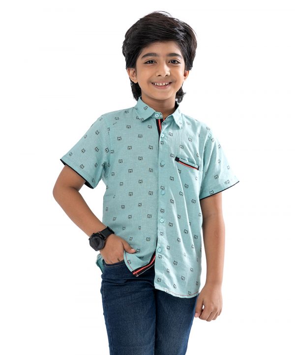 Mint Green casual shirt in printed Cotton fabric. Designed with a classic collar, short sleeves and a chest pocket..