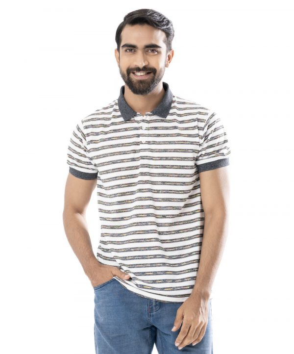 White striped Polo Shirt in Cotton Single Jersey fabric. Designed with a classic collar and short sleeves.