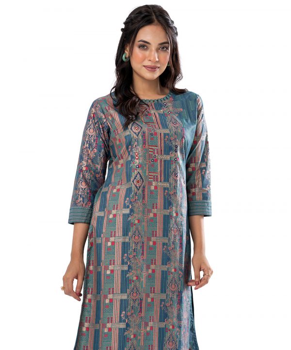 Teal Green all-over printed straight-cut Kameez in Cotton-blend fabric. Features a stylish round neck and three-quarter sleeves. Embellished with embroidery at the top front. Detailed with swing stitches at the cuffs and hemline. Single button opening at the back.