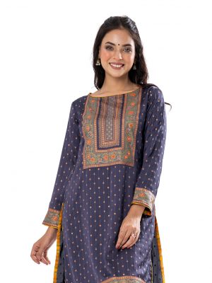 Navy Blue all-over printed straight-cut Kameez in Crepe fabric. Designed with a round neck and three-quarter sleeves. Embellished with karchupi at the top front and cuffs. Unlined.