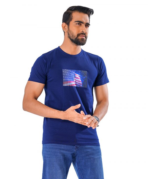 Blue T-shirt in Cotton single jersey fabric. Designed with a crew neck, short sleeves and print on the chest.