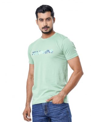 Green T-Shirt in Cotton single jersey fabric. Designed with a crew neck, short sleeves, and print on the chest.