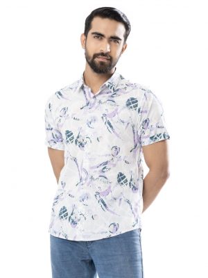 Mint casual shirt in printed Cotton fabric. Designed with a classic collar and short sleeves.