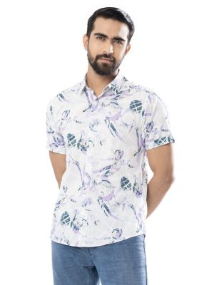 Mint casual shirt in printed Cotton fabric. Designed with a classic collar and short sleeves.