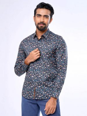 Black casual shirt in printed Cotton fabric. Designed with a classic collar and long-sleeved with adjustable button at cuffs. Slim fit.