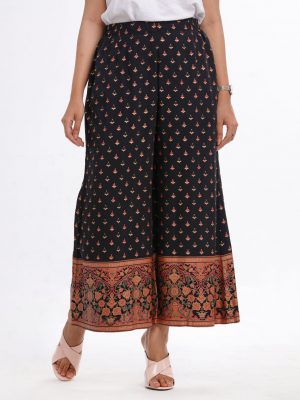 Black all-over printed Palazzos in Viscose fabric. Concealed elastication on the waistline.