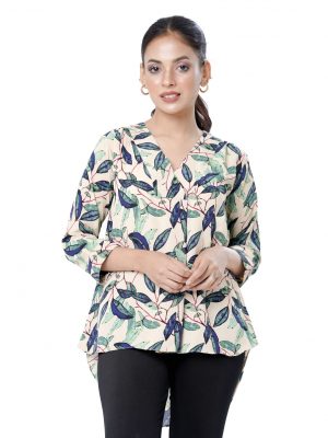 Brown Top in printed Georgette fabric. Features a V-neck with hook closure at the front and three-quarter sleeves with cuffs. Pleat at the front and gathers at the back. High-low hemline. Unlined.