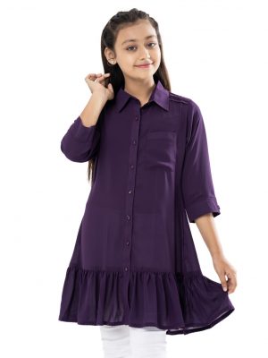 Purple Tunic in Georgette fabric. Feature a classic shirt collar, front button opening and three-quarter Sleeves with buttoned cuffs. Designed with pleats at the front and Spliced gather hemline.