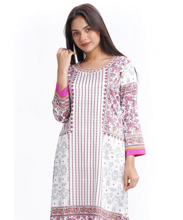 White all-over over printed A-line Tunic in Viscose fabric. Designed with a round neck and four-quarter sleeves. Single button opening at back.