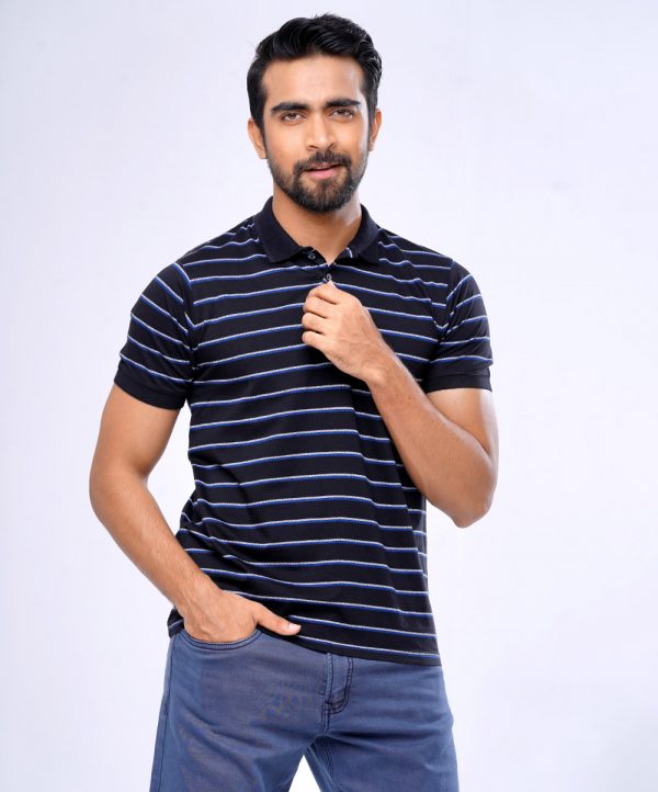 Blue stripe Polo in Cotton Pique fabric. Designed with a classic collar and short sleeves.