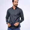 Black shirt in printed Cotton fabric. Designed with a classic collar and long-sleeved with adjustable button at cuffs. Slim fit.