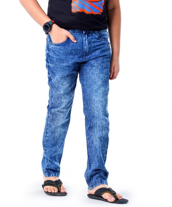 Regular-Fit jeans made of cotton denim fabric. Five pockets, button fastening on the front & zipper fly.