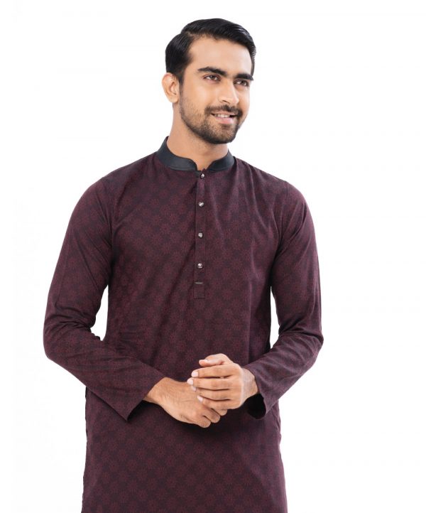 Maroon fitted Panjabi in Jacquard Cotton fabric. Designed with a mandarin collar and matching metal button on the placket.