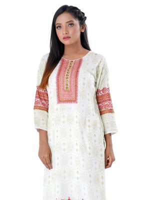 White all-over printed straight-cut Kameez in Georgette fabric. Features a round neck and three-quarter sleeves. Embellished with karchupi at the front, cuffs and hemline. Full viscose lining.