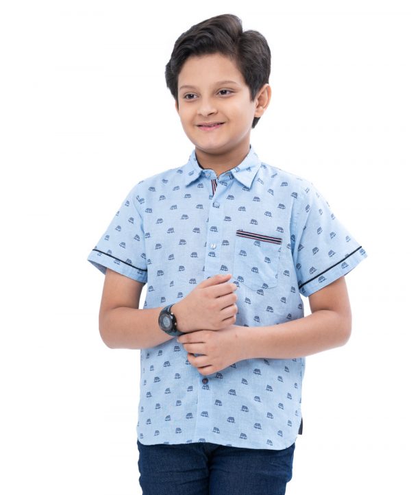 Sky Blue casual shirt in printed Cotton fabric. Designed with a Classic collar, short sleeves and chest pocket.