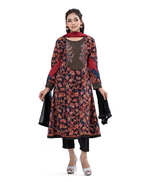 Printed georgette salwar kameez. Full sleeved, embroidery on top with lace work on bottom and sleeves. Tie-dye chiffon dupatta with pant-style pajamas.