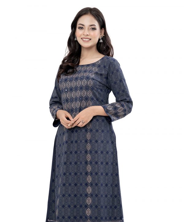 Navy Blue all-over printed straight-cut Kameez in Georgette fabric. Features a round neck and three-quarter sleeves. Embellished with karchupi at the front. Lace attachment at the cuffs and hemline. Single button opening at the back.