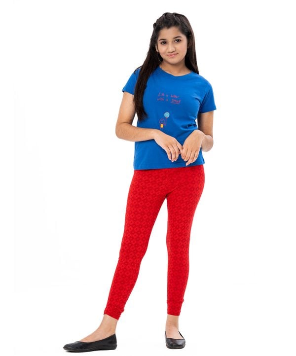 Red all-over printed legging in stretchable Cotton fabric. Concealed elastication at the waistline.