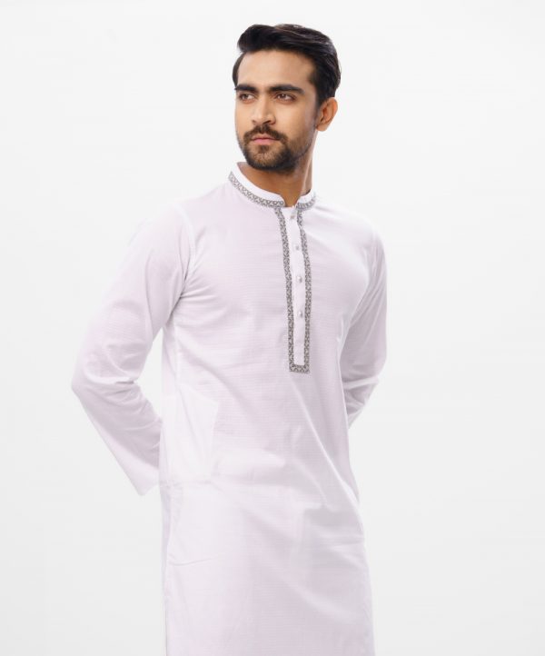 White fitted Panjabi in Jacquard Cotton fabric. Designed with a mandarin collar and matching metal buttons on the placket.