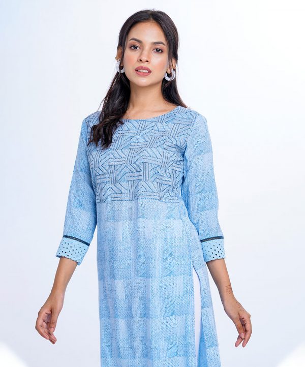 Sky blue all-over printed straight-cut Kameez in Viscose fabric. Designed with a boat neck and three-quarter sleeves. Embellished with embroidery at the top front and lace attachment at the cuffs.