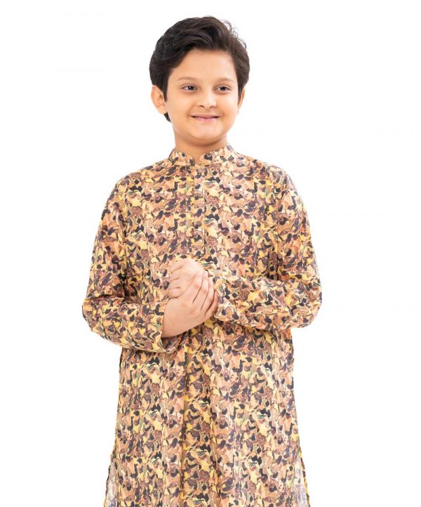 Yellow Panjabi in printed Cotton fabric. Designed with a mandarin collar and matching metal button on the placket.