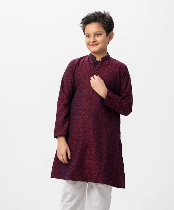 Maroon Panjabi in jacquard Cotton fabric. Embellished with minimal karchupi on the collar. Matching metal buttons on the placket.