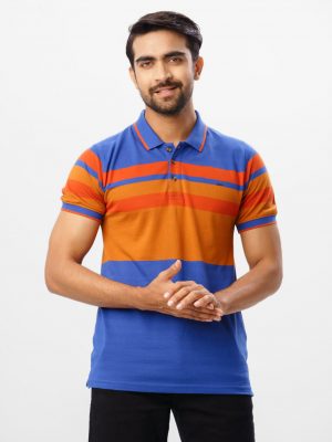 Blue stripe Polo in Cotton Pique fabric. Designed with a classic collar, and short sleeves. Metal logo attached on the chest.