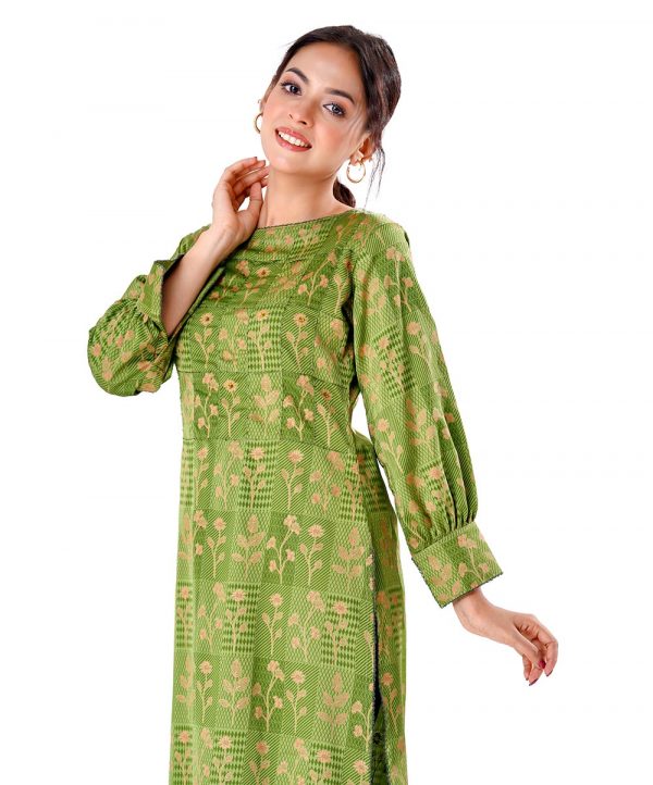 Green all-over printed straight-cut Kameez in Crepe fabric. Designed with a boat neck and bishop sleeves. Embellished with karchupi at the top front. Unlined.