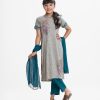 Girl printed salwar kameez in viscose fabric. Mock neck, full sleeve. Embroidery at the front. chiffon dupatta with viscose palazzo pants.