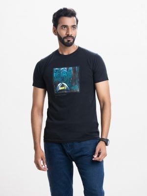 Men's t-shirt in cotton single jersey fabric. Crew neck, short sleeves and print on the front.