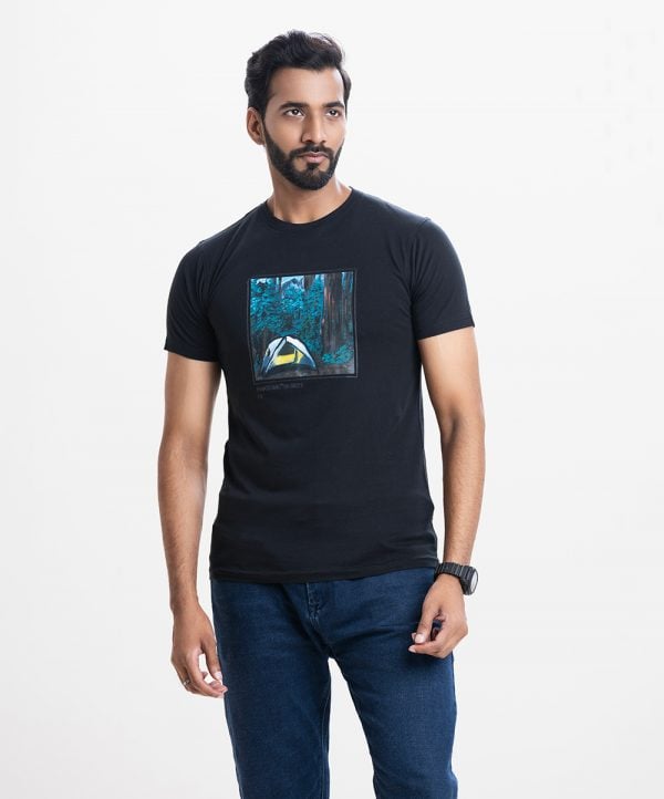 Men's t-shirt in cotton single jersey fabric. Crew neck, short sleeves and print on the front.