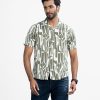 Men's abstract printed casual shirt in cotton fabric. Cuban collar and short sleeves.
