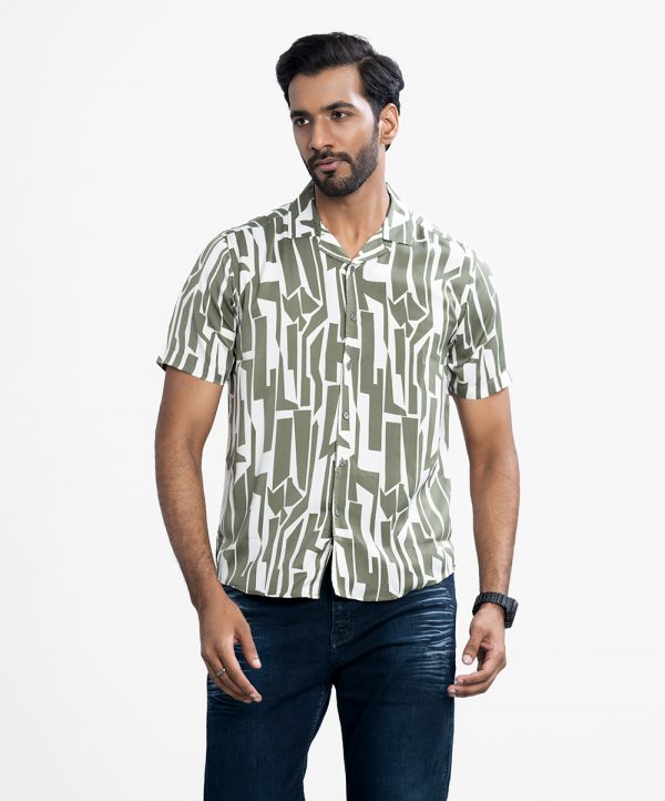 Men's abstract printed casual shirt in cotton fabric. Cuban collar and short sleeves.
