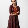 Women's printed A-line tunic in viscose fabric. Embroidery at front and three quarter sleeves hem.