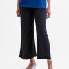Women's palazzo in viscose fabric. Concealed elasticated waistline.