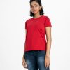 Ladies' floral printed T-shirt in stretched cotton knit fabric. Round neck and short sleeves.