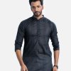 Men's all-over geometric printed semi fitted panjabi in cotton fabric. Mandarin collar and inseam pockets.
