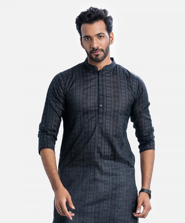 Men's all-over geometric printed semi fitted panjabi in cotton fabric. Mandarin collar and inseam pockets.