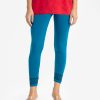 Women's leggings in stretchable cotton knit fabric. Concealed elasticated waistline and print at hemline.