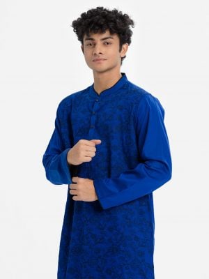 Men's slim-fitted premium panjabi in cotton fabric. Mandarin collar, inseam pockets and embroidery at the front.