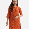 Women's shirt-style geometric square motifs kameez in viscose fabric. Stand collar and three-quarter sleeves. Front buttons with lace attached.