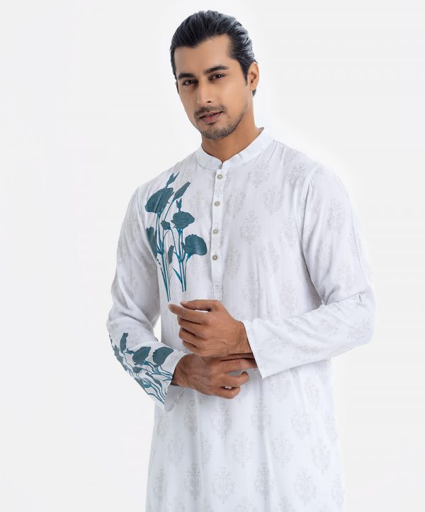 Men's printed panjabi in viscose fabric. Mandarin collar, and inseam pockets.