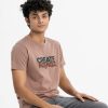 Men's t-shirt in cotton single jersey fabric. Crew neck, short sleeves. Typographic print on the chest.